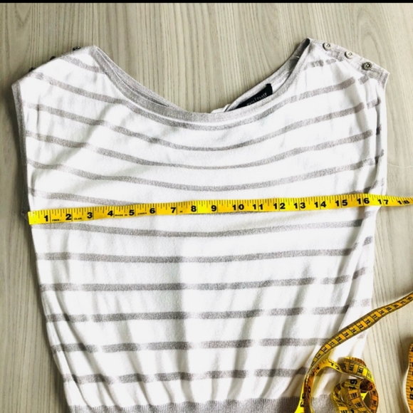 🆕WHBM | Striped Silver & White Key Hole Sweater Blouse Size Small - Picture 6 of 11